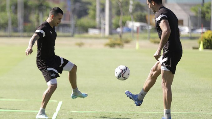 Plantel de Libertad entrena a doble turno