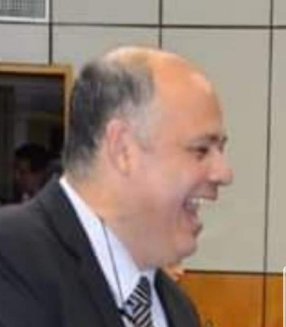 Senador Chiquito Vale plantea que abogados tengan matriculación especializada