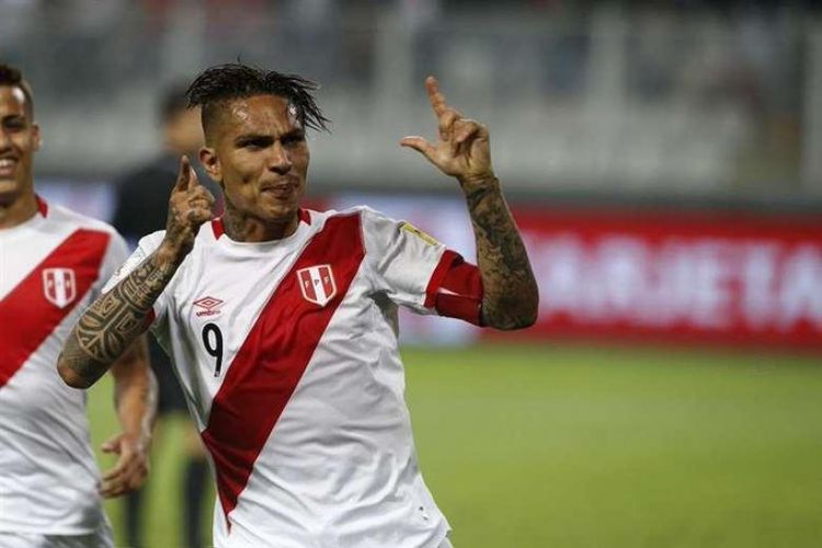 Perú convoca a histórico Paolo Guerrero para liderar sangre joven