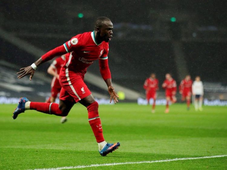 El Liverpool se reengancha a la Premier