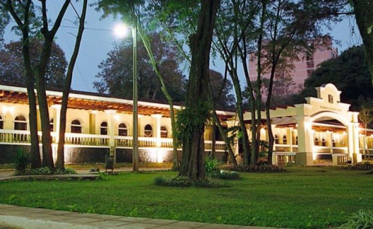 Comuna esteña deberá informar sobre habilitación de buses chatarras a Diputados