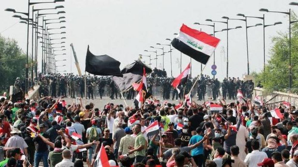 Suben a cien los muertos y a 5.500 los heridos en 6 días de protestas en Irak