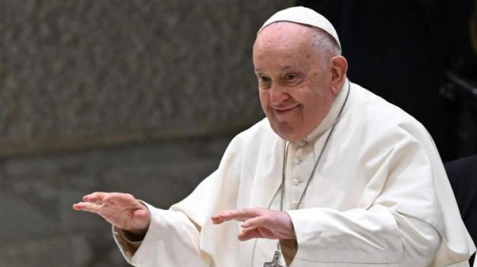 El papa reclama un alto el fuego en Gaza y trabajar por una "paz duradera"