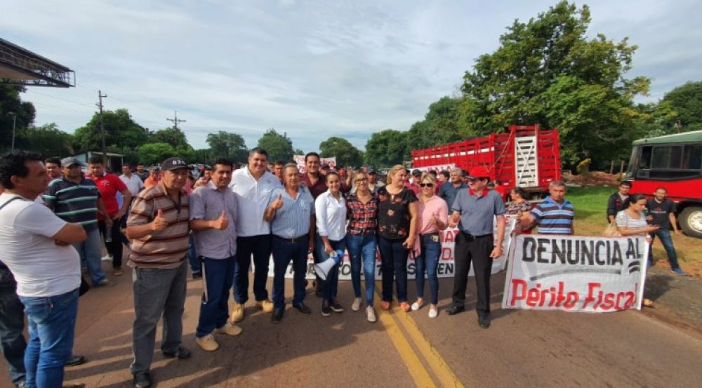 Intendente y hurreros cierran ruta a favor del procesado Miguel Cuevas