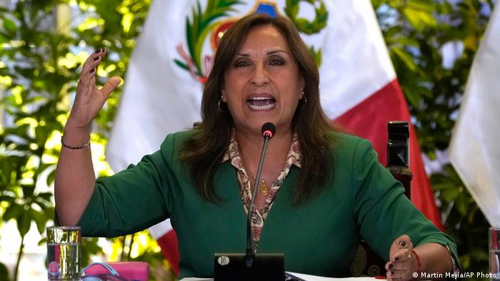 Boluarte recibe el bastón de mando de Fuerzas Armadas: "Las principales aliadas de la patria"