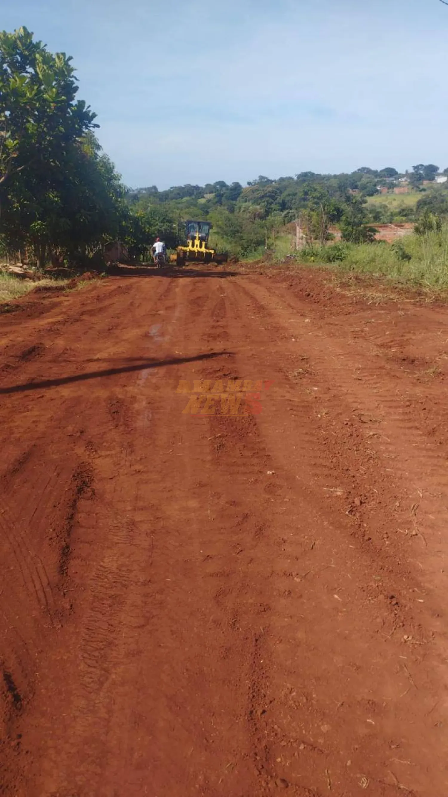 Municipalidad realiza trabajos de perfilados y bacheos en distintos barrios de PJC