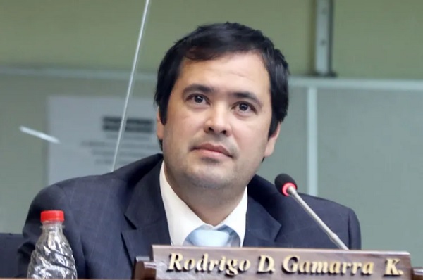Polémica por posible nombramiento de Gamarra como embajador