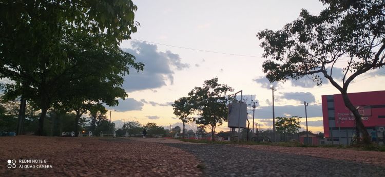 Sábado caluroso y húmedo con probabilidad de chaparrones