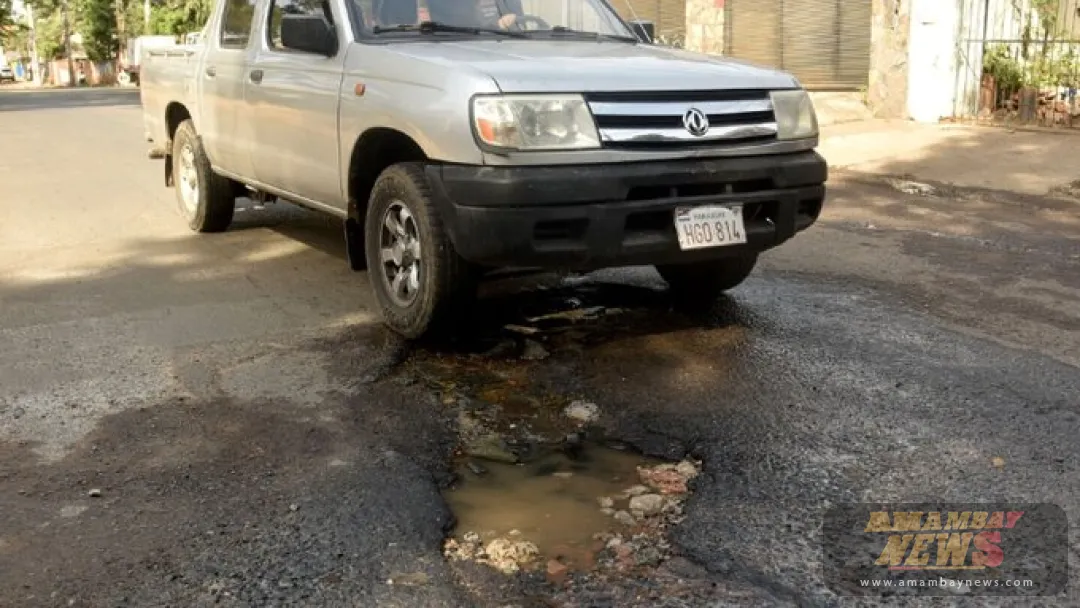 Asunción y Lambaré, minadas de baches y pérdidas de agua