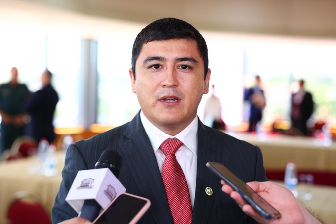 José Oviedo plantea proyecto para mejorar el transporte público