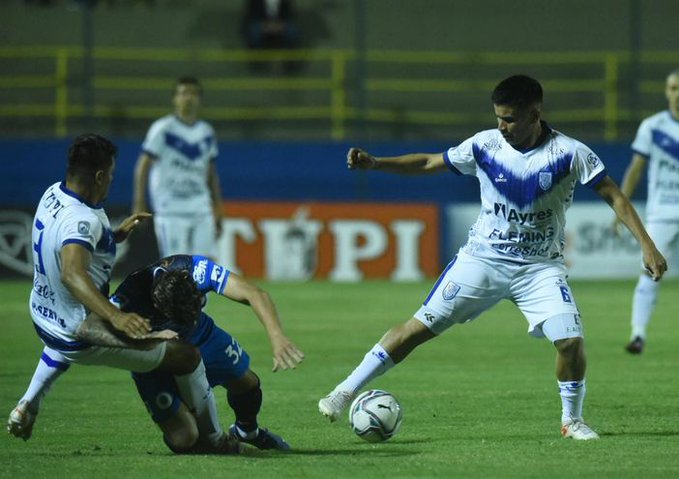 Necesitados chocan hoy