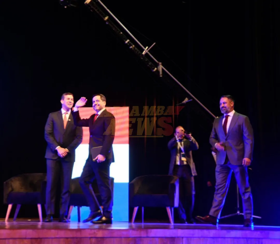 ¿Latorre ninguneó a Nenecho en apertura del IV Foro Madrid?
