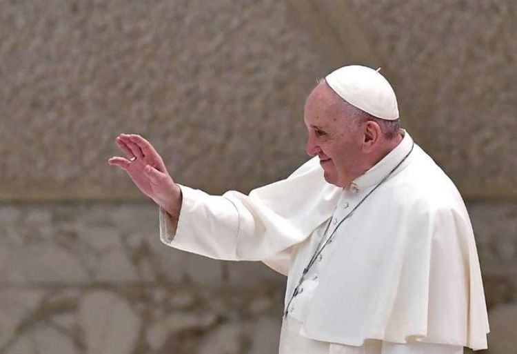 Papa celebrará la misa por difuntos sin fieles por temor a la "señora covid"
