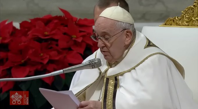 En su mensaje navideño, Francisco pidió el fin inmediato de la «insensata» guerra en Ucrania