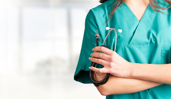 Buscan suspender por 5 años habilitación de carreras de Medicina