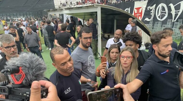Funeral de Roberto Dinamite tuvo más presencia de exfutbolistas que el de Pelé