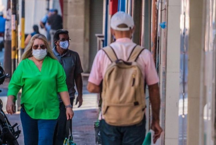 COVID-19: Paraguay rebasa barrera de los 2.000 casos por día