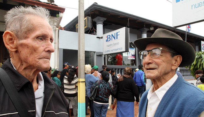 Con adultos mayores y veteranos inicia hoy plan de pagos de diciembre