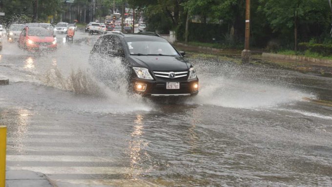 Anuncian día cálido con lluvias y tormentas eléctricas