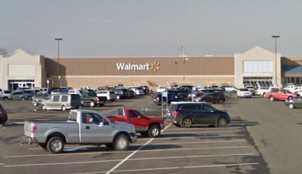 Tiroteo en un Walmart en Oklahoma deja al menos tres muertos
