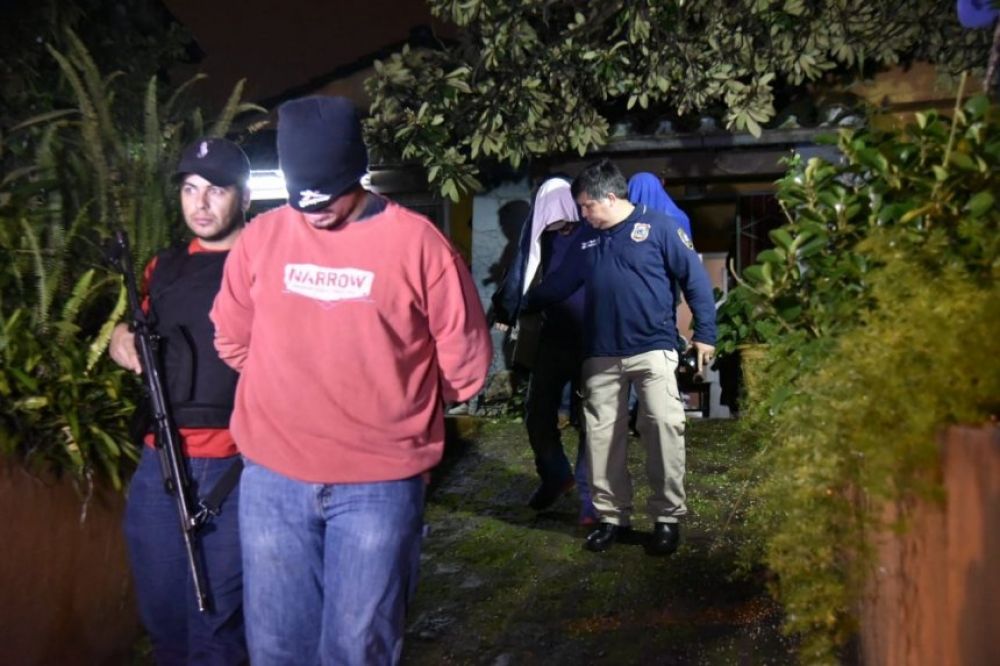 Cinco detenidos por supuesto tráfico de armas