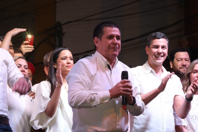 Contraloría detectó omisiones en DDJJ de Cartes y remite informes a la Fiscalía