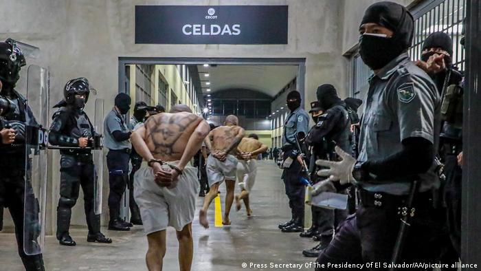 Bukele anuncia otra ofensiva contra pandillas en El Salvador