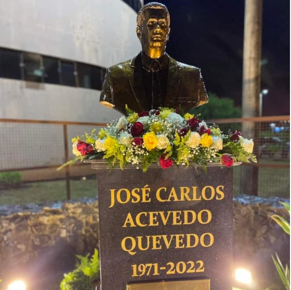 Descubren busto en homenaje al extinto y recordado ex intendente José Carlos Acevedo