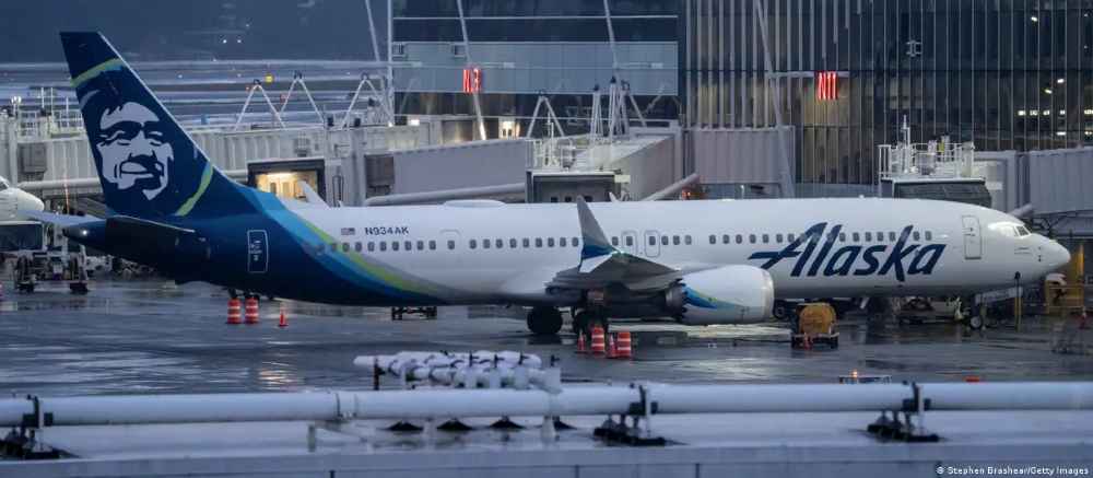 Jefe de Boeing acepta error en incidente de Alaska Airlines