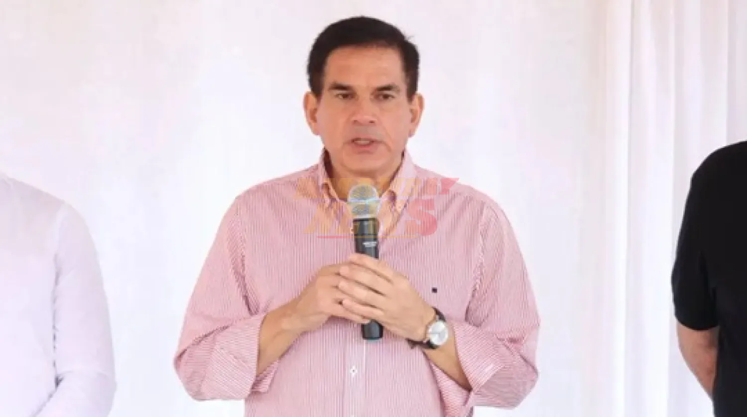 Ministro Baruja admite haber usado la camioneta incautada a Cucho