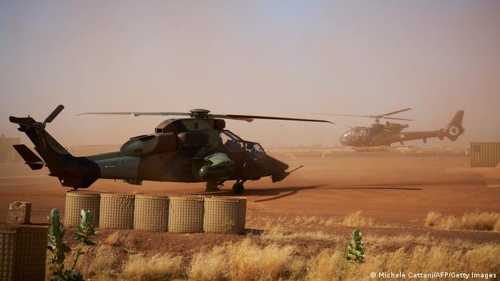 Tres personas mueren al estrellarse un helicóptero militar en Mali