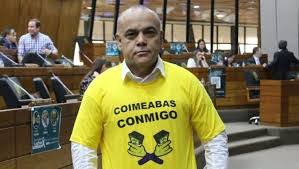 Embargan cuentas de Bachi Núñez y apuntan a 3.000 morosos más