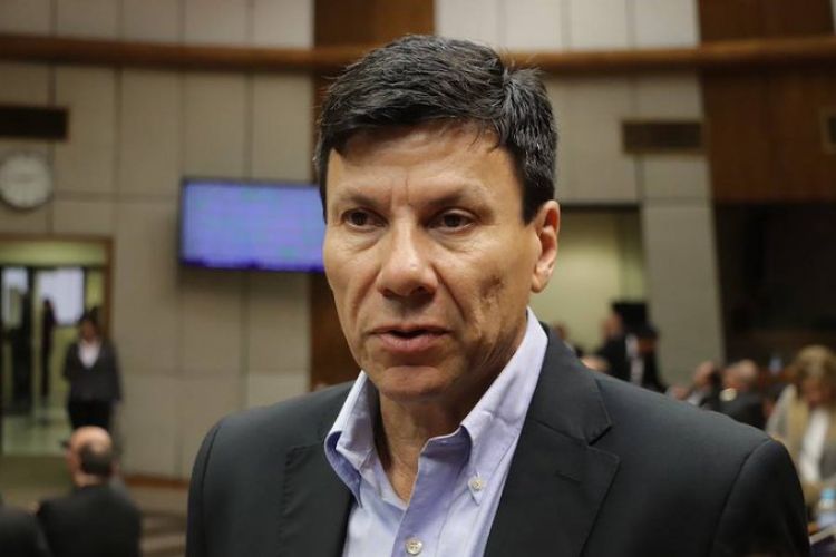Diputado afirma que es imposible que Municipalidad de Asunción adquiera vacunas contra el COVID