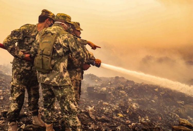 Tareas continúan en vertedero con focos de calor por debajo de la superficie