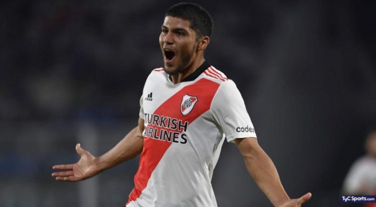 Robert Rojas volvió a la titularidad de River con un gol