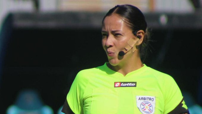 La árbitra para la primera final del fútbol femenino