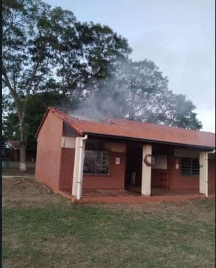 San Pedro del Paraná: Identifican a uno de los vinculados en el incendio de un colegio