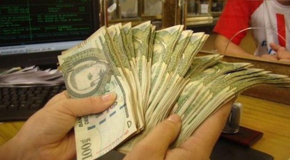 Sueldo mínimo subiría en unos días más