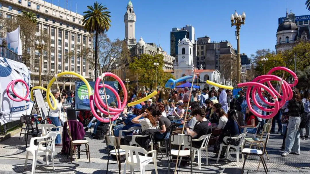 Argentina: marcha contra veto de Milei a fondos de educación