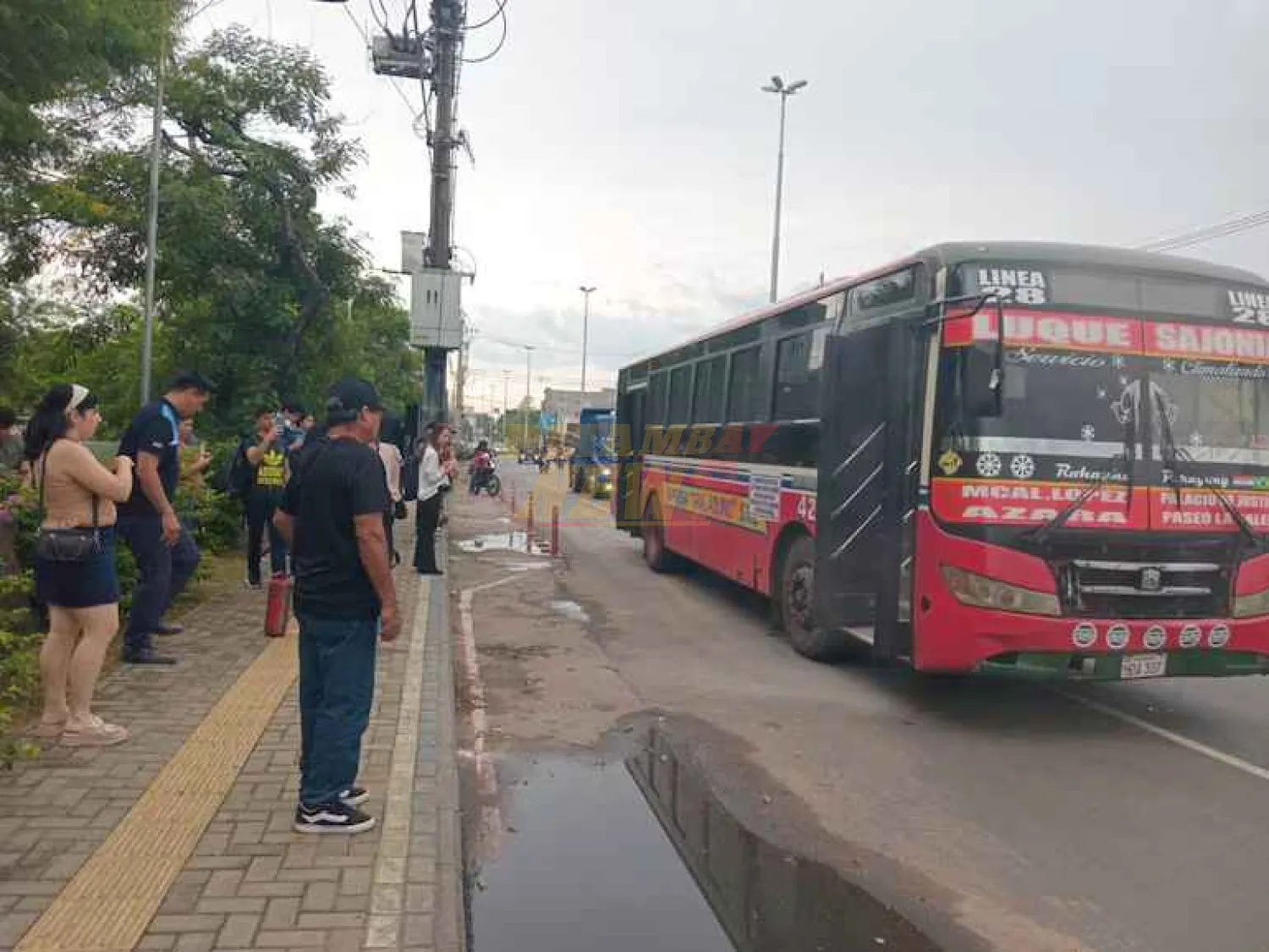 Colectivo se incendia en Luque: pasajeros fueron evacuados