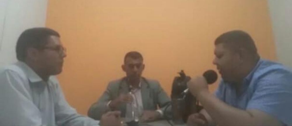 Diputado se reúne con abogados 360 en una radio pirata de Pedro Juan Caballero