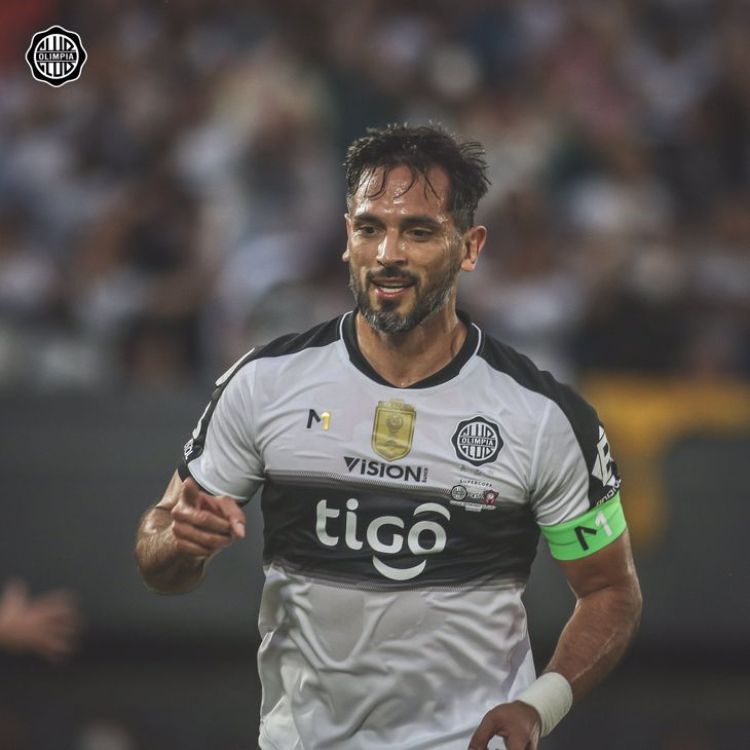 Roque anuncia su salida: Fue mi último partido con Olimpia