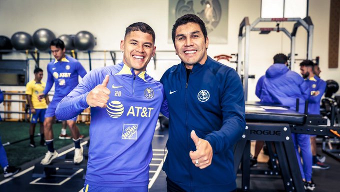 Salvador Cabañas, de visita por el América de México