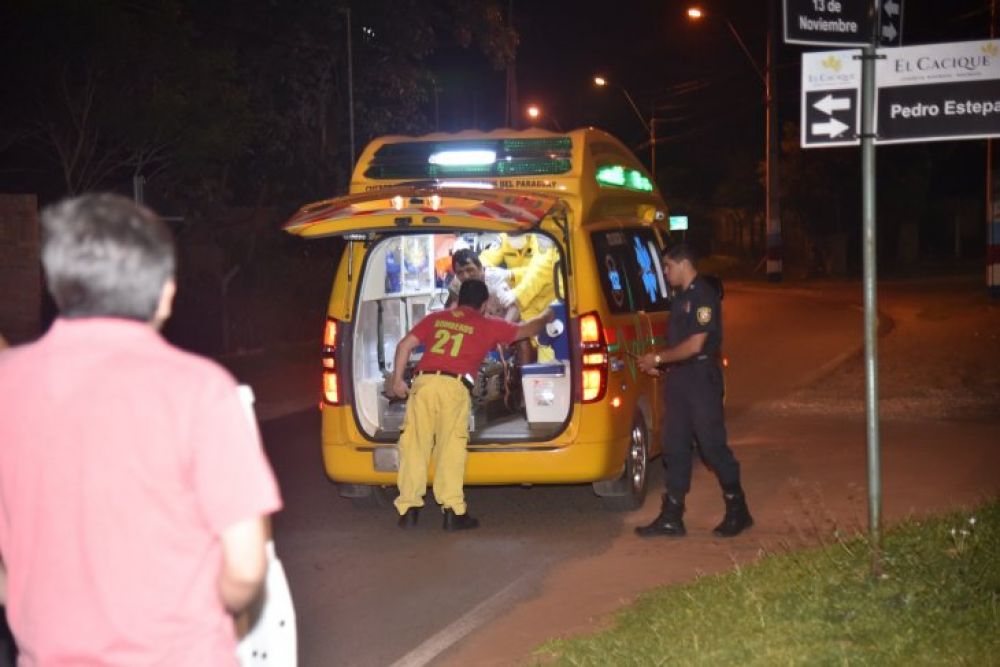 Hallan a hombre apuñalado y tirado a un costado de la ruta en Areguá