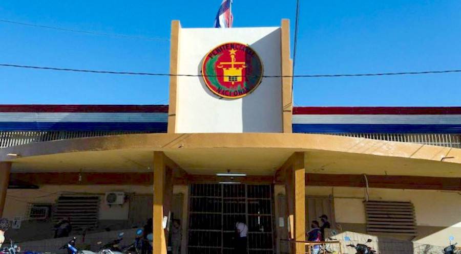 Capturan a un hombre que asaltó una farmacia tras recuperar su libertad