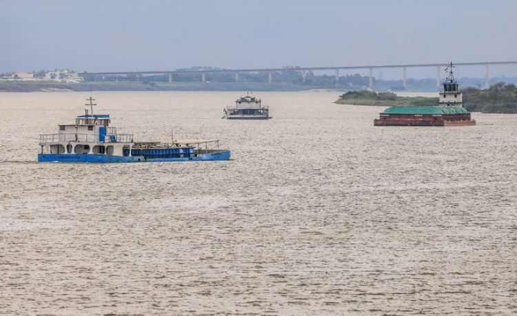 Río Paraguay con nivel óptimo de navegación de Asunción hacia el sur del país