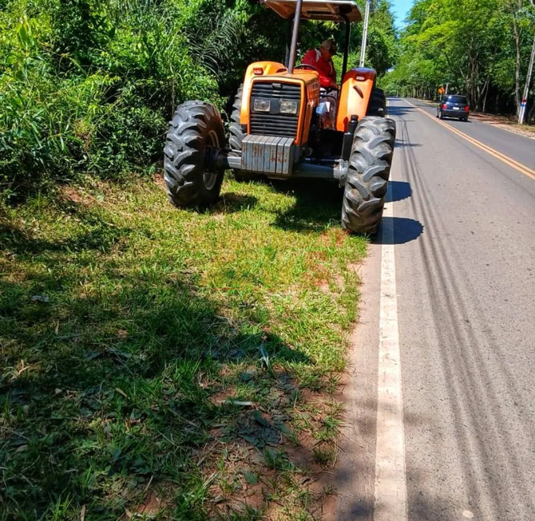 MOPC intensifica trabajos de limpieza en tramos estratégicos para Caacupé 2024