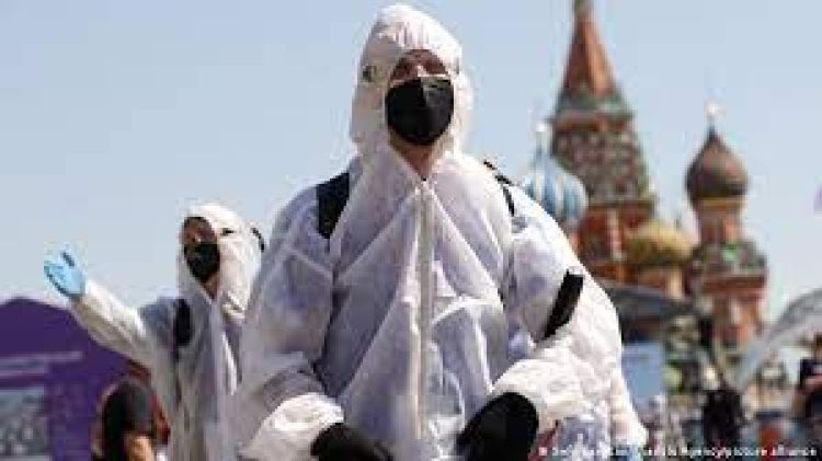 Rusia registra récord de decesos por COVID-19