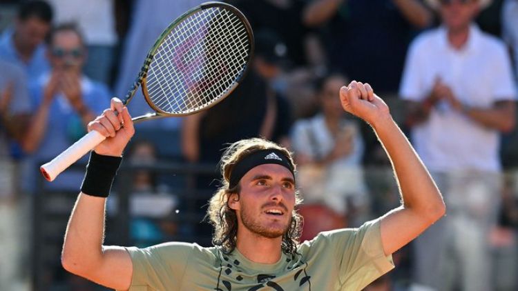 Tsitsipas remonta a Zverev y pasa a la final de Roma
