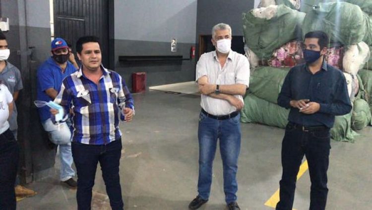 Ever Salinas visitó industria textil en Pedro Juan Caballero